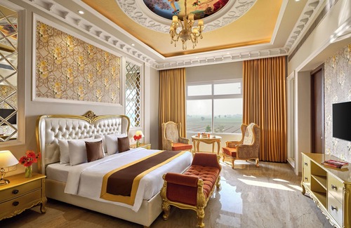 Puranpur Complejo | Royal Kingdom Sarovar Portico Pilibhit