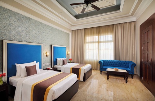Puranpur Complejo | Royal Kingdom Sarovar Portico Pilibhit
