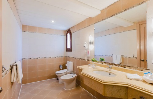 Al Mamsha El Seyahi Hotel | Royal Lagoons Resort & Aqua Park Families and Couples Only
