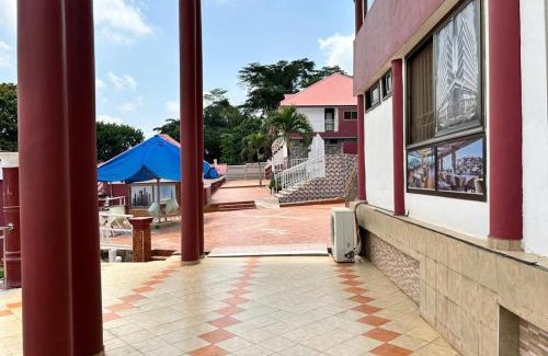 Nungua Hotel | Royal Lee's Hotel