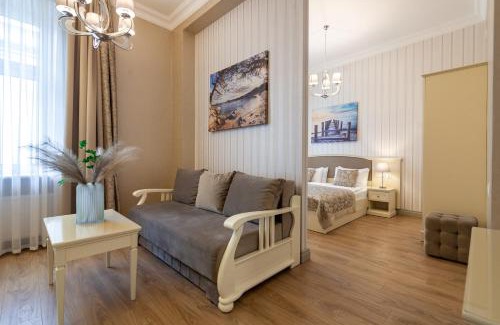 Lviv City Center Apartamento | Royal mini-apart hotel on Rynok Square
