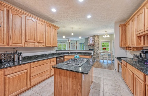 Cats Paw Casa | Royal Oaks Private Oasis - Lake Getaway