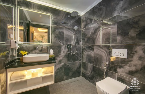 Van Giang Hotel | Royal Ocean Park Hotel