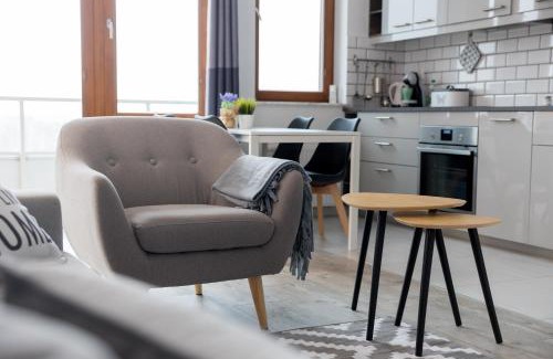 Wilanow Apartamento | Royal Palace Elegant Apartment by BookingHost