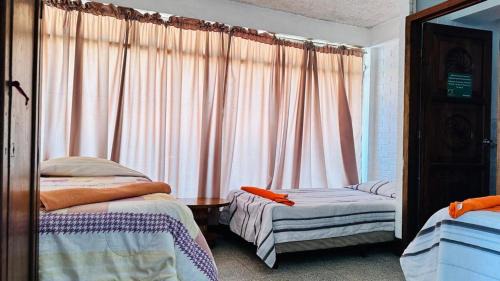 Panajachel Hotel | Royal Palace Hostal