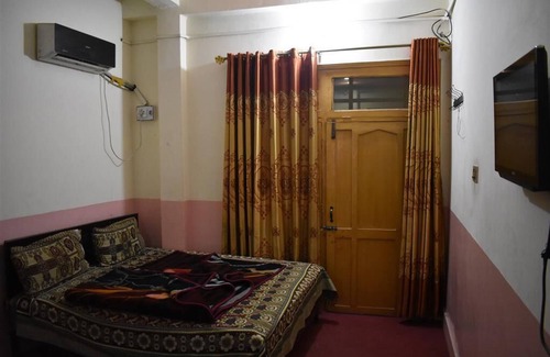 Peshawar Hotel | Royal Palace Hotel Peshawar