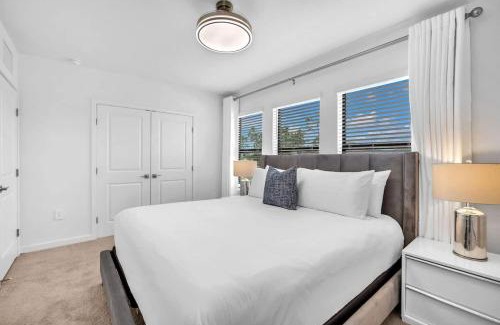 Homestead Casa | Royal Palm Gateway - Spacious Family Retreat in Sunny Homestead