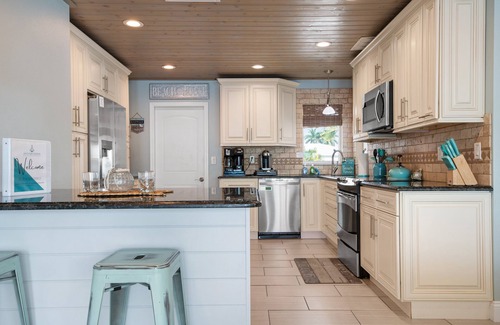 Whitney Beach Casa | ⚓Royal Palm Paradise! Waterfront, Private Pool/ Hot Tub, Boat Dock!⚓🐕