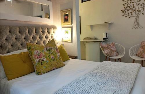 Umhlali Beach Casa | Royal Palm Suite, Villa Roc Guesthouse, Salt Rock Ballito, Solar Power