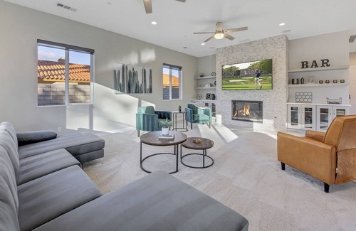 Desert Club Estates Casa | Royal Palms: Pool, Spa, PingPong, Fire Pit, Games!