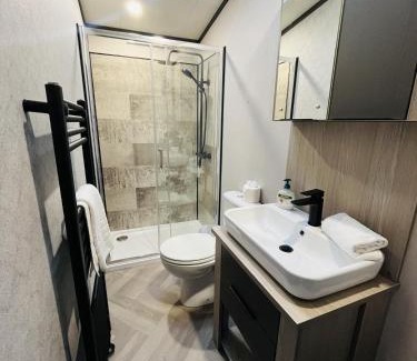 Allerthorpe Cabina | Royal Pines Lodge with Hot tub