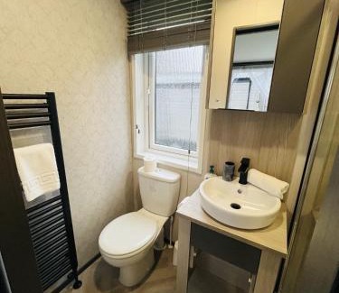 Allerthorpe Cabina | Royal Pines Lodge with Hot tub