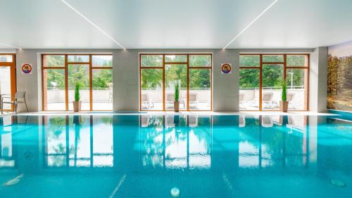 Szklarska Poreba Apartamento | Royal Prestige Collection z prywatnym jacuzzi - STONE HILL RESORT z basenem i saunami