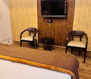 Mahmoorganj Apartamento | Royal Roots VNS - Entire Place
