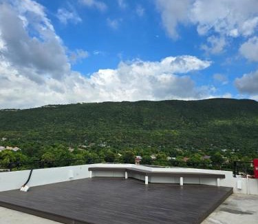 Eden Gardens Apartamento | Royal's Kingston Suite 2