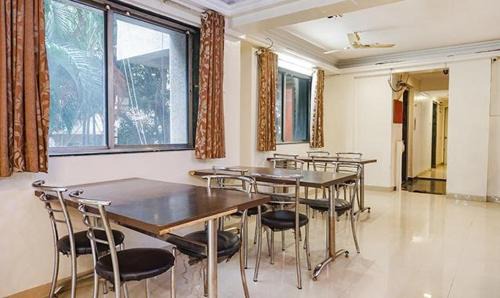 Hadapsar Hotel | royal samrat inn