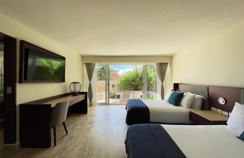 Punta Cancún Hotel | Royal Select at Grand Park Royal Cancún - All Inclusive - Adults Only