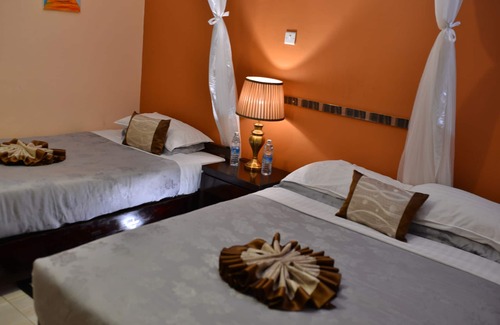 Lubowa Cama Y Desayuno | Royal Victoria House