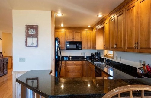 Westcliffe Casa | 'Royal View Lodge': Breathtaking Sangre views and star lit night skies await you