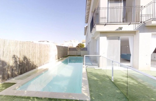 Herzliya Villa | Villa Real con piscina privada! 6 BDR / 5. 5 BAÑO. ¡Hasta 16 invitados!