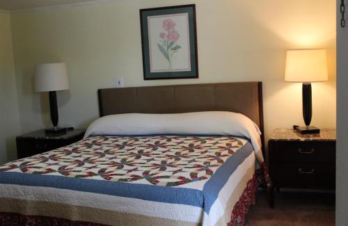 Hampton Hotel | Royale Coach Motor Lodge