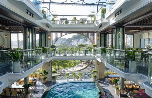 Cat Hai Hotel | Roza Luxury Hotel Cat Ba - Pool & Rooftop