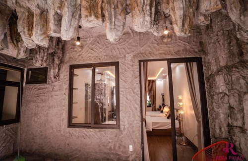 Cat Hai Hotel | Roza Palace