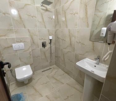 Ranilug Hotel | Rozafa