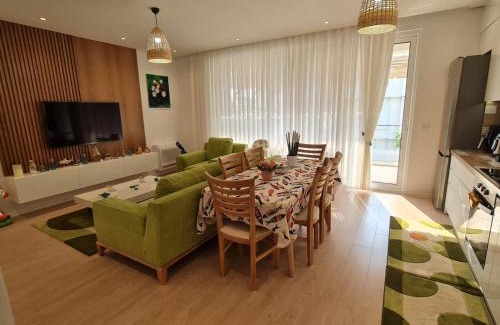 Ishem Apartamento | "Rozana Seaside Luxury" San Pietro, Gjiri i Lalzit