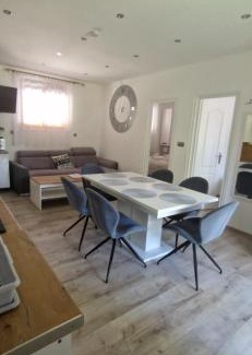 Csopak Apartamento | Rozmaring Apartman Csopak