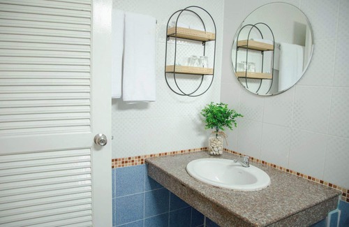 Patong Hotel | RQ Phuket Patong Beach by Collection O