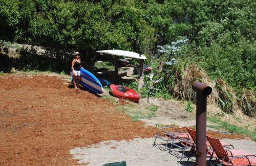 Duncans Mills Casa | RR Yacht Club-Private beach, Hot tub, Outdoor fun