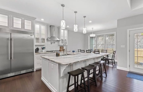 Stanton Casa | RRG Arch Fun House - Theatre, Game Room, Hot Tub & Views