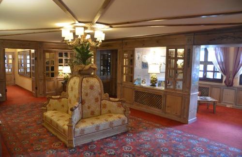 Campo Carlo Magno Hotel | RTA Hotel Catturani