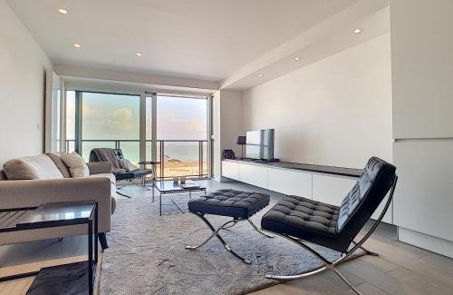 Knokke Apartamento | Rubensplein 7p, 4 adults & 3 kids - free parking