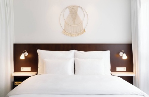 Geneva Old Town Hotel | Ruby Claire Hotel Geneva