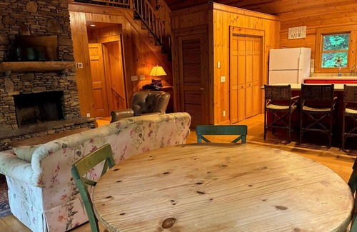 Wiley Cabaña | Ruby Cottage at Splendor Mountain Estate