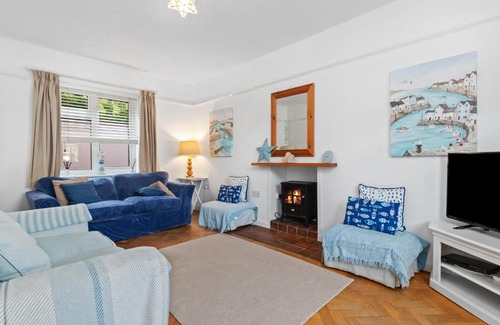 Saundersfoot Casa | Ruby Cottage - Beachside Cottage with Views