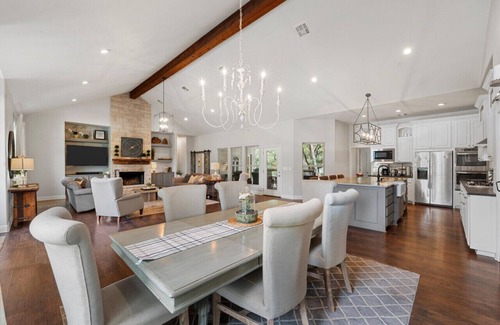 Lacy-Lakeview Casa | Ruby Dell Ranch - Just 10 mins from downtown Waco!