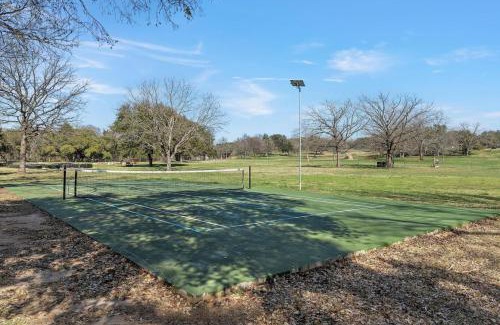 Lacy-Lakeview Casa | Ruby Dell Ranch - Just 10 mins from downtown Waco