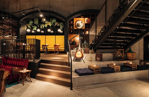 Rathaus Hotel | Ruby Hanna Hotel Stuttgart