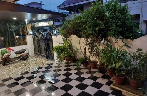 Mahmoorganj Casa | Ruby Home Stay