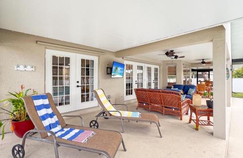 Trafalgar Casa | Ruby's Retreat, southwest facing, heated pool, private backyard