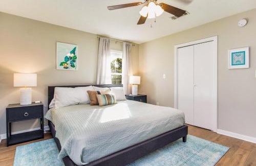 North Northwest Pensacola Casa | Ruby's Retreat