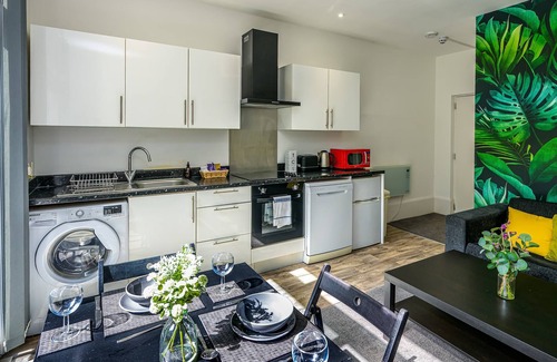 Moseley Apartamento | Ruby Suite Moseley Mews by StayStaycations