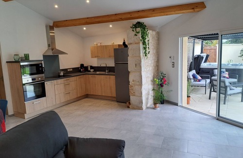 Puyguilhem Casa | Rudelle house jacuzzi and private pool