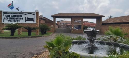 Boksburg Apartamento | Rudman Townhouses - OR Tambo Airport