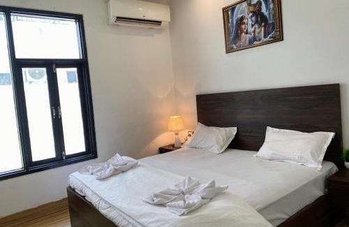 Vrindavan Villa | Rudra inn Peaceful 3BHK Villa near All Mandirs Vrindavan