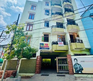 Mahmoorganj Apartamento | Rudra Stays