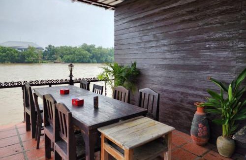 Phra Samut Chedi Casa | RUEN CHANG Riverside
